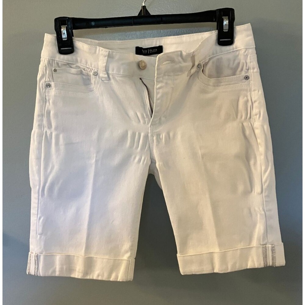 WHITE HOUSE BLACK MARKET WHBM Size 4 White Stretch Bermuda Shorts